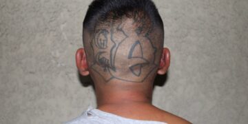 El detenido es miembro del Barrio 18. Tiene antecedentes por varios delitos (foto: PNC)