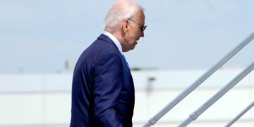 Biden cede y renuncia a su candidatura presidencial
