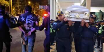 El conductor quedó bajo arresto domiciliar, arraigo y el pago de una fianza de Q10 mil. (Foto: PNC)