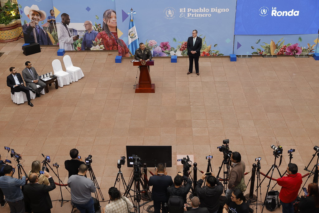 Conferencia de Prensa ofrecida por el presidente Bernardo Arévalo y funcionarios de gobierno. (Foto: Newsweek)
