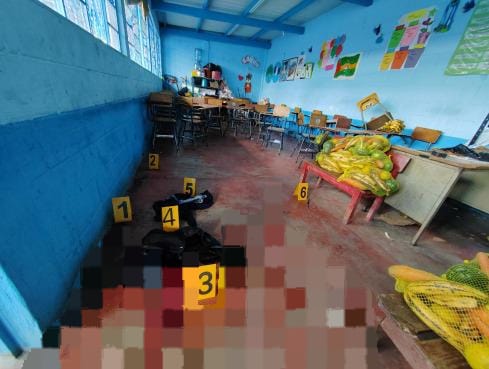 La crimen se registró dentro del aula del profesor. (Foto: MP)
