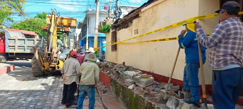 Vivienda con daños en Amatitlán. (Foto: Newsweek)