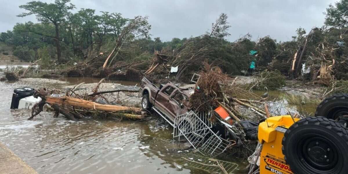 Ya son 82 los muertos por inundaciones en Texas y sigue la búsqueda de desaparecidos