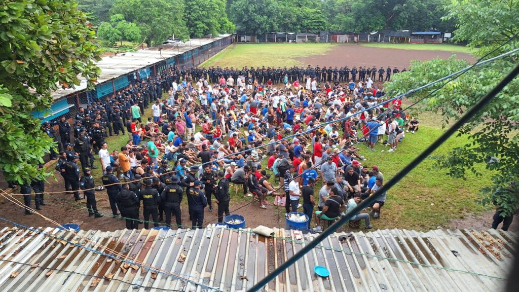 Requisa en Granja Penal Canadá. (Foto: PNC)