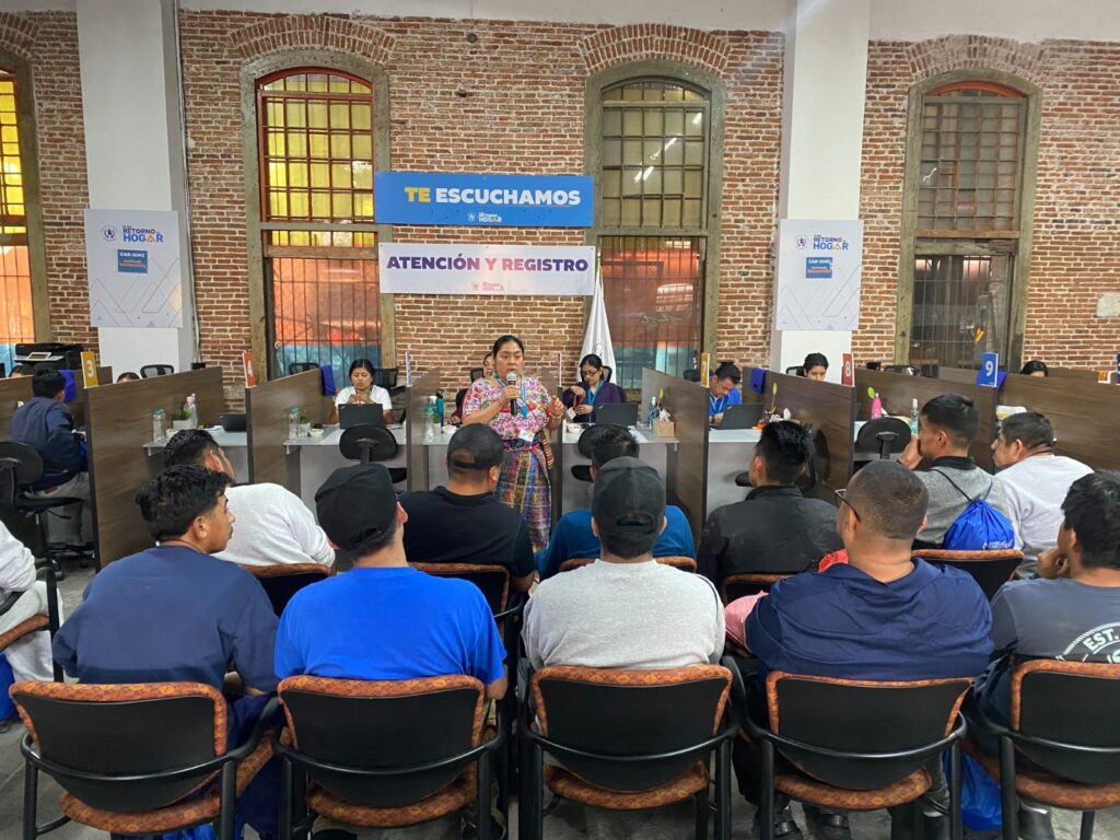 Deportados atendidos como parte del plan Retorno al Hogar. (Foto: IGM)